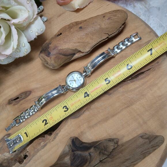 Vintage Rumours Quartz 22mm Watch 90s Y2K Silver Gold 2 Tone Ladies 6.5" - Picture 10 of 10